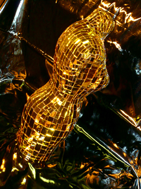 Torso Gold Medium: Mirror-Sculpture Size: 50 x 20 x 30 cm / 19.70 x 7.90 x 11.90 inches (Height x Width x Depth) Year: 2010